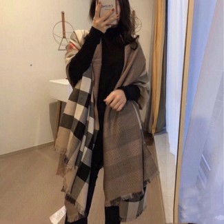 버버리 신상 스카프 BB3641