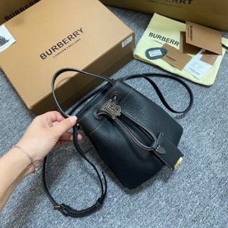 버버리 미니 TB 버킷 백 80704891-3