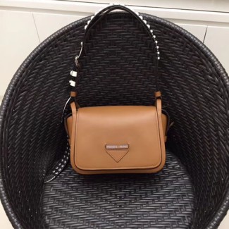 프라다 신상 컨셉 숄더백 1BD123 브라운