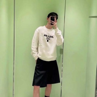 프라다 남여공용 맨투맨 3A538-1