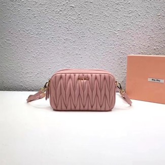 미우미우 마테라쎄 미니 크로스백 5BH539 핑크