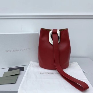 보테가 헤어 카프스킨 드롭 백 576804 레드