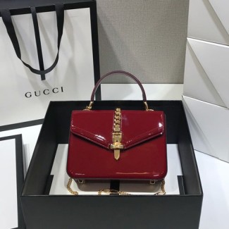 구찌 1969 실비 레더 미니 탑 핸들백 589479 에나멜 레드