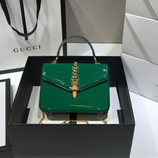 구찌 1969 실비 레더 미니 탑 핸들백 589479 에나멜 그린