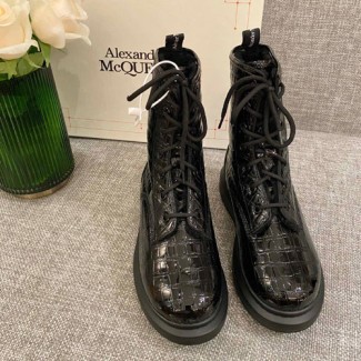 알렉산더 맥퀸  남여공용 앵글부츠  586427-1