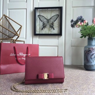 페레가모 지니 체인 숄더백 22B558 버건디