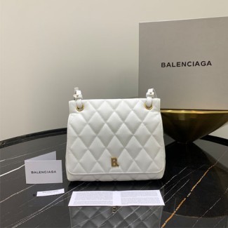발렌시아가 퀼트  B 미디엄 숄더백 5933711 화이트