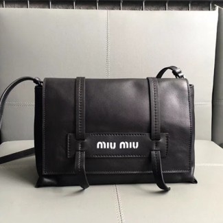 미우미우 신상 가죽 로고 숄더백 5BD073 블랙