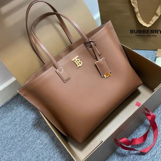 버버리 미디엄 모노그램 모티프 레더 토트 80525031 브라운