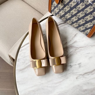 페레가모 신상 로퍼 F38098 에나멜 베이지