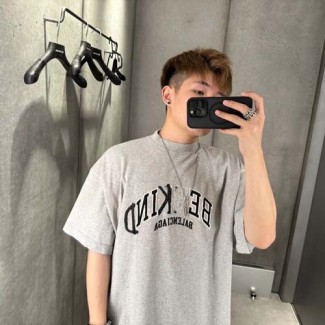 발렌시아가 남여공용 반팔  528804-3