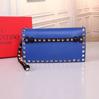 발렌티노 락스터드 스몰 클러치백 KW2B0960 블루&블랙