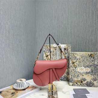 디올 그레인 송아지 가죽 새들백 M0446 수박핑크