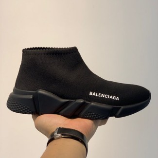 발렌시아가 신상 남여공용 스피드러너 565831