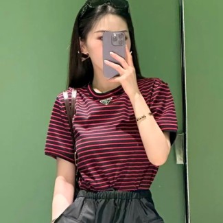 프라다 남여공용 반팔티 3A599