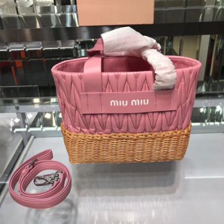 미우미우 마틀라세 나파 위커백 5BA076 핑크