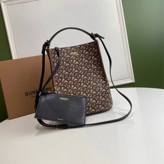 버버리 스몰 투톤 레더 페기 버킷 백 80229491 브라운