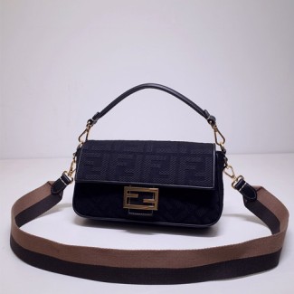 펜디 미듐 패브릭 바게트백 8BR600 블랙