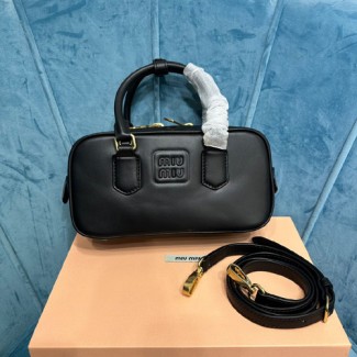 미우미우 레더 탑 핸들 백 5BB142-6