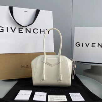 지방시 복스 가죽 미니 안티고나 락 백 23811 크림