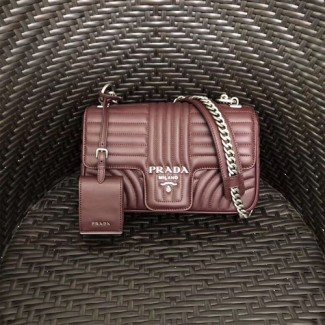 프라다 다이어그램 가죽 미듐 숄더백 1BD108 버건디 은장