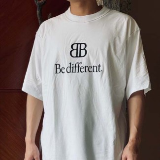 발렌시아가  남여공용 반팔  528790