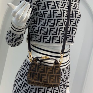 펜디 신상 크로스백 0165F