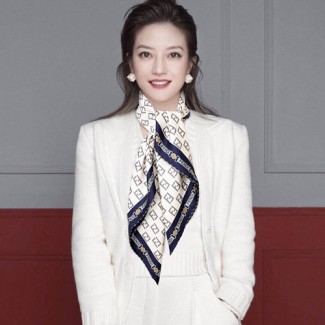 펜디 신상 스카프 FD70242