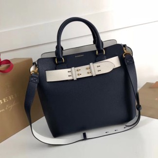 버버리 미디엄 가죽 벨트 백 40767281 네이비