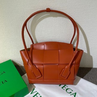 보테가 프렌치 카프 아르코 33 백 575943 레드