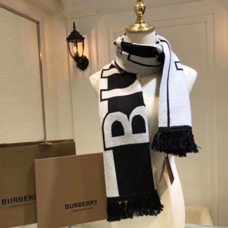 버버리 신상 스카프 BB3628