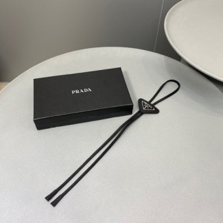 프라다 22SS 브러시드 볼로 타이 2IC027 블랙