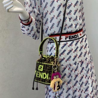 펜디 몽트레저 버킷백 70F659