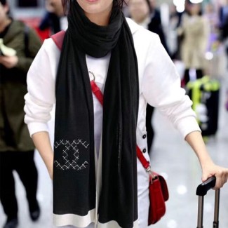 샤넬 신상 스카프 C7025