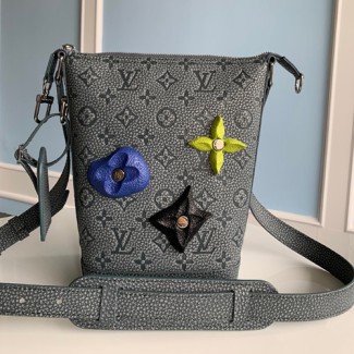 루이비통 클라이밍 호보 크루저 PM M20875 그레이