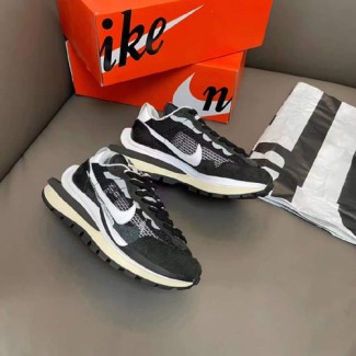 나이키 사카이 남여공용 운동화 NK1101