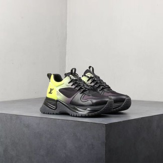 루이비통 런 어웨이 펄스 스니커즈 1A4K64