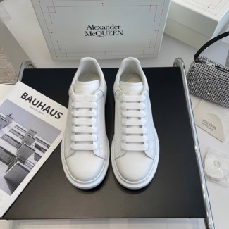알렉산더 맥퀸  남여공용 스니커즈  586434-9