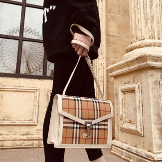 버버리 스몰 빈티지 체크 가죽 크로스바디 백 80063611 화이트